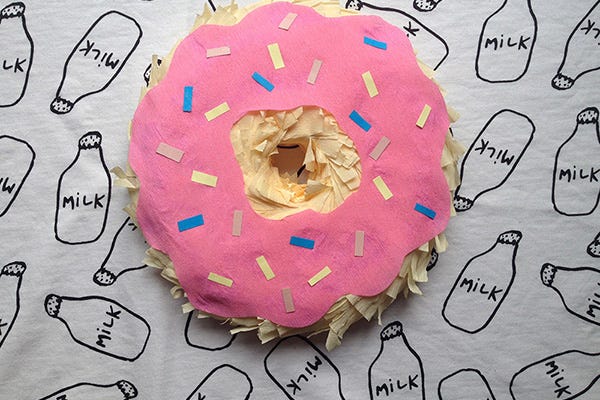 DIY Piñata donut