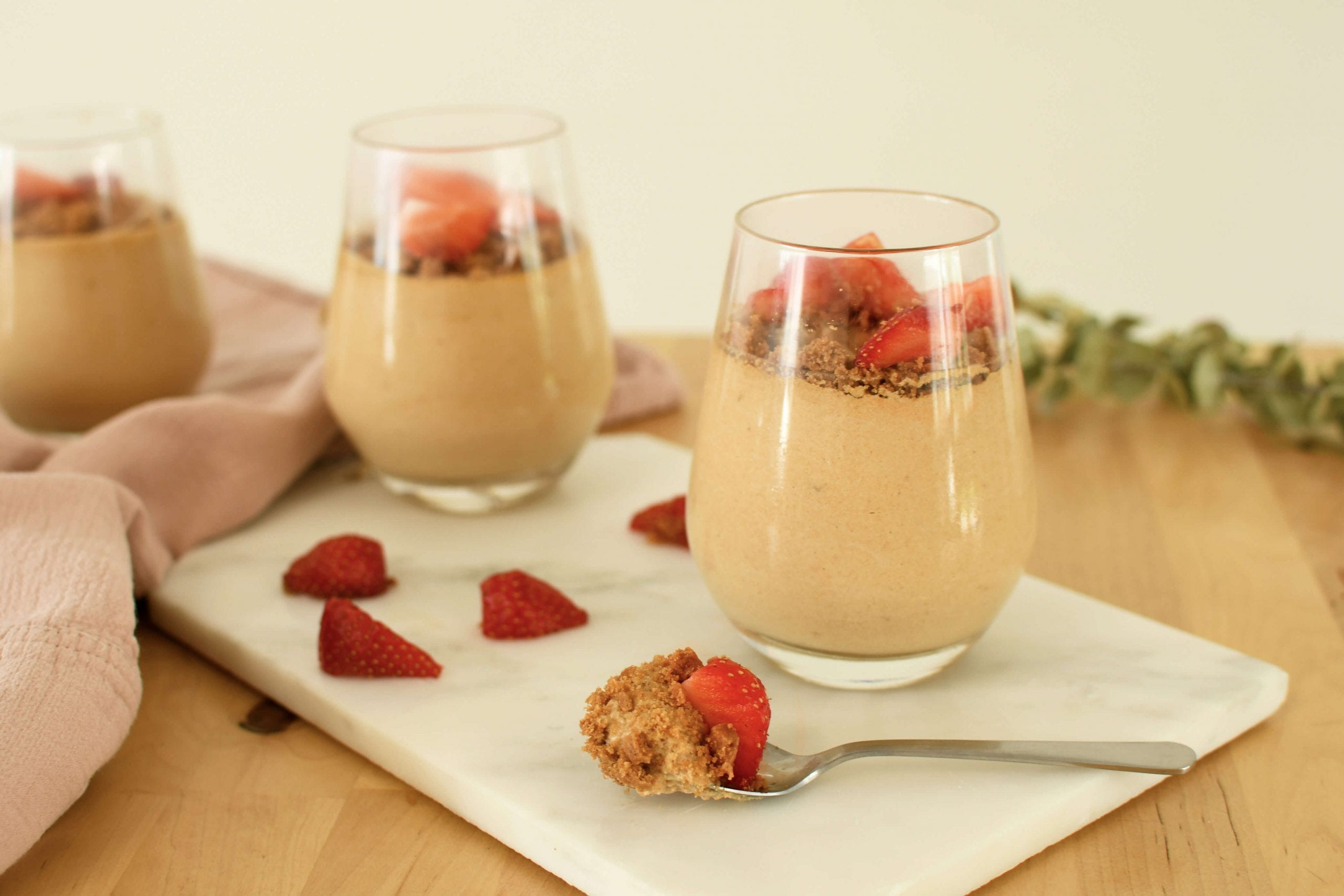 ¡Nos decantamos por nuestro cremoso mousse spéculoos y fresas!